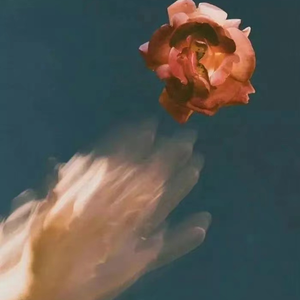 美女自慰撒尿偷拍
