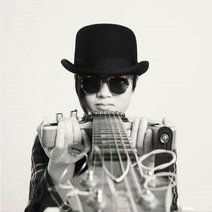 美女自慰撒尿偷拍
