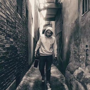 美女自慰撒尿偷拍
